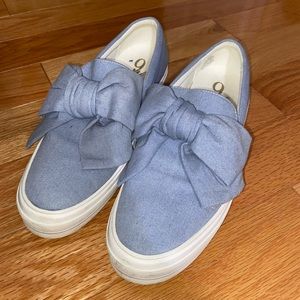Nine West blue bow slip ons size 9